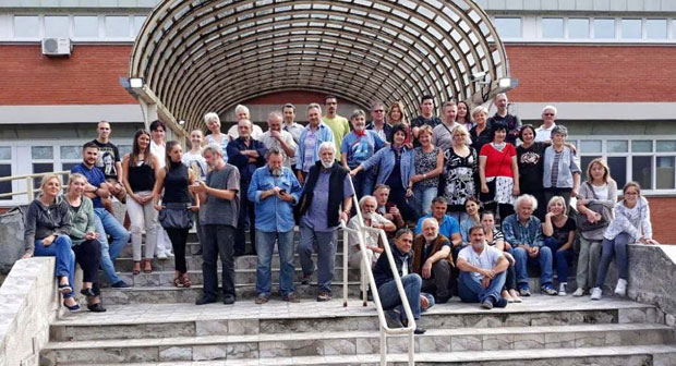 И СЛИКЕ ЛЕЧЕ: Болница у Врбасу претворена у галерију слика